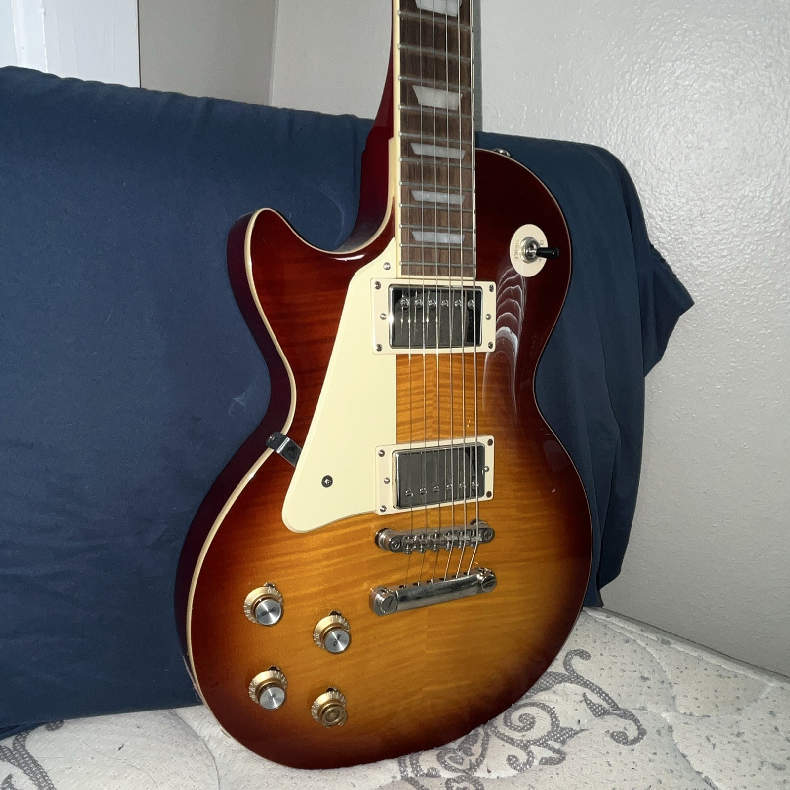 Epiphone Les Paul 6-String Right-Handed Solid Maple, 22 Frets, Iced Tea burst