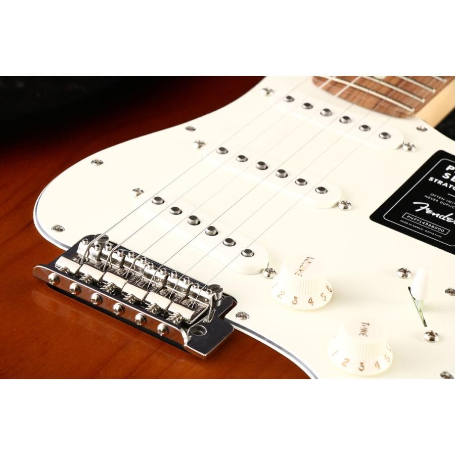 Fender / Player Stratocaster Pau Ferro Fingerboard Anniversary 2-Color Sunburst