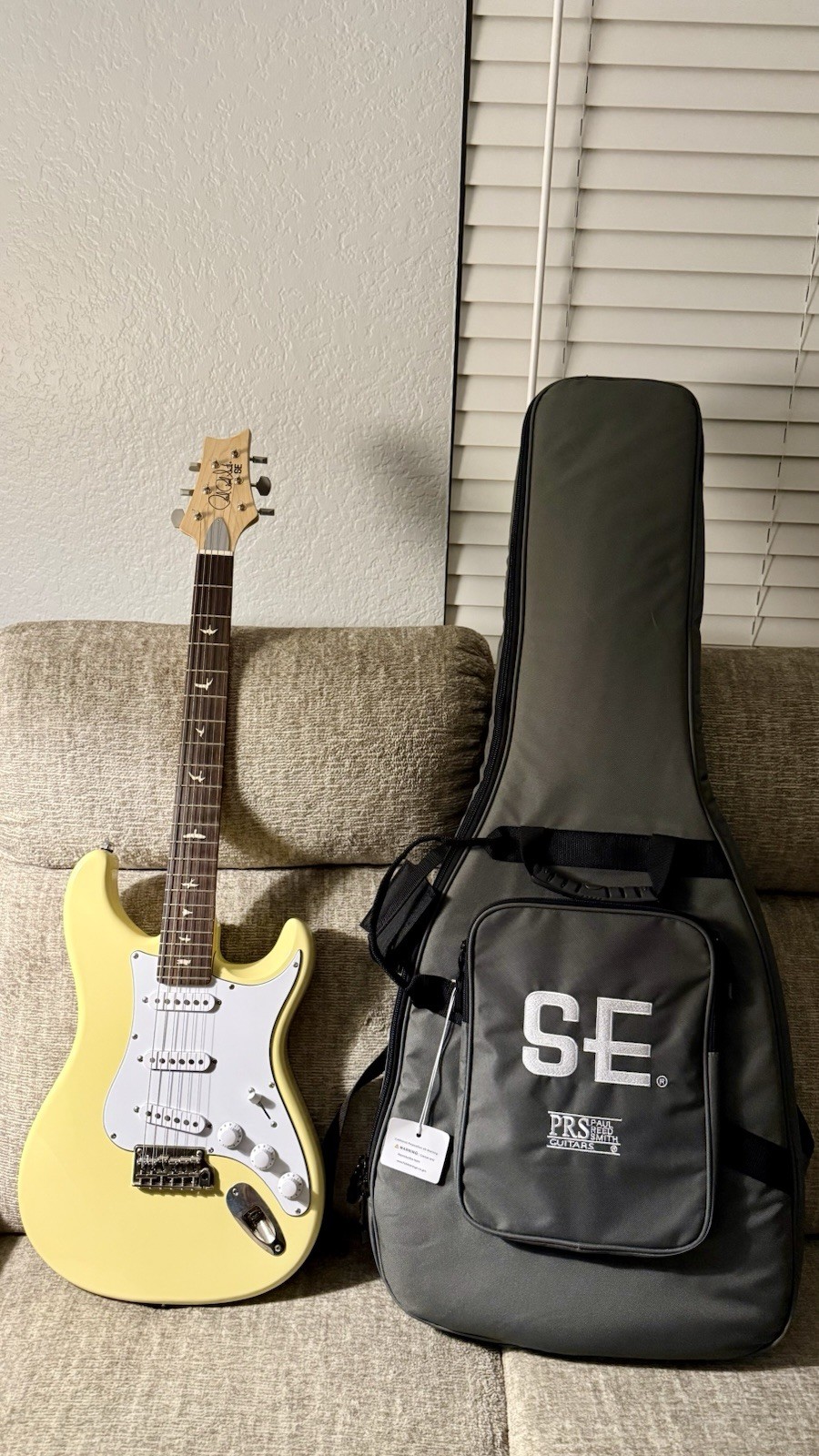 PRS SE Silver Sky John Mayer Signature Electric Guitar Daisy Yellow w/ Gig Bag