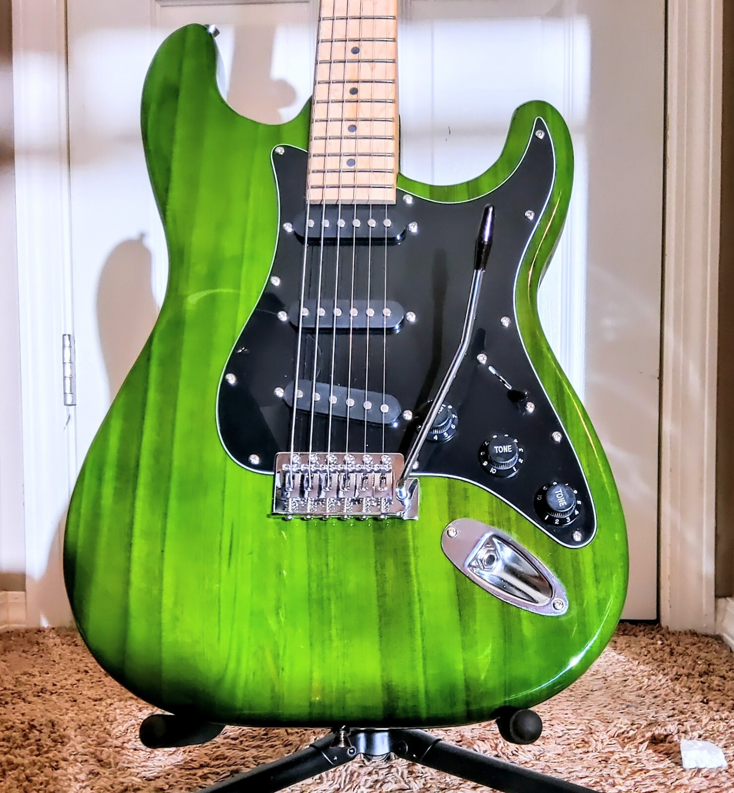 🎅FREE SHIPPING!🎅+AMP! S Style Electric Guitar +Soft Case/Gig Bag +Strap!