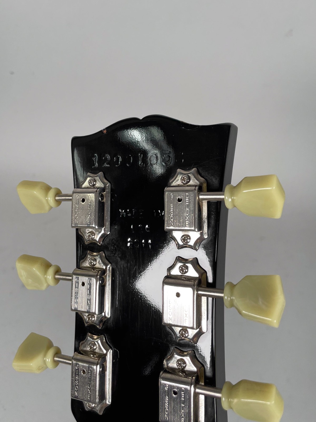 2011 Gibson Les Paul Classic Black Finish w/OHSC