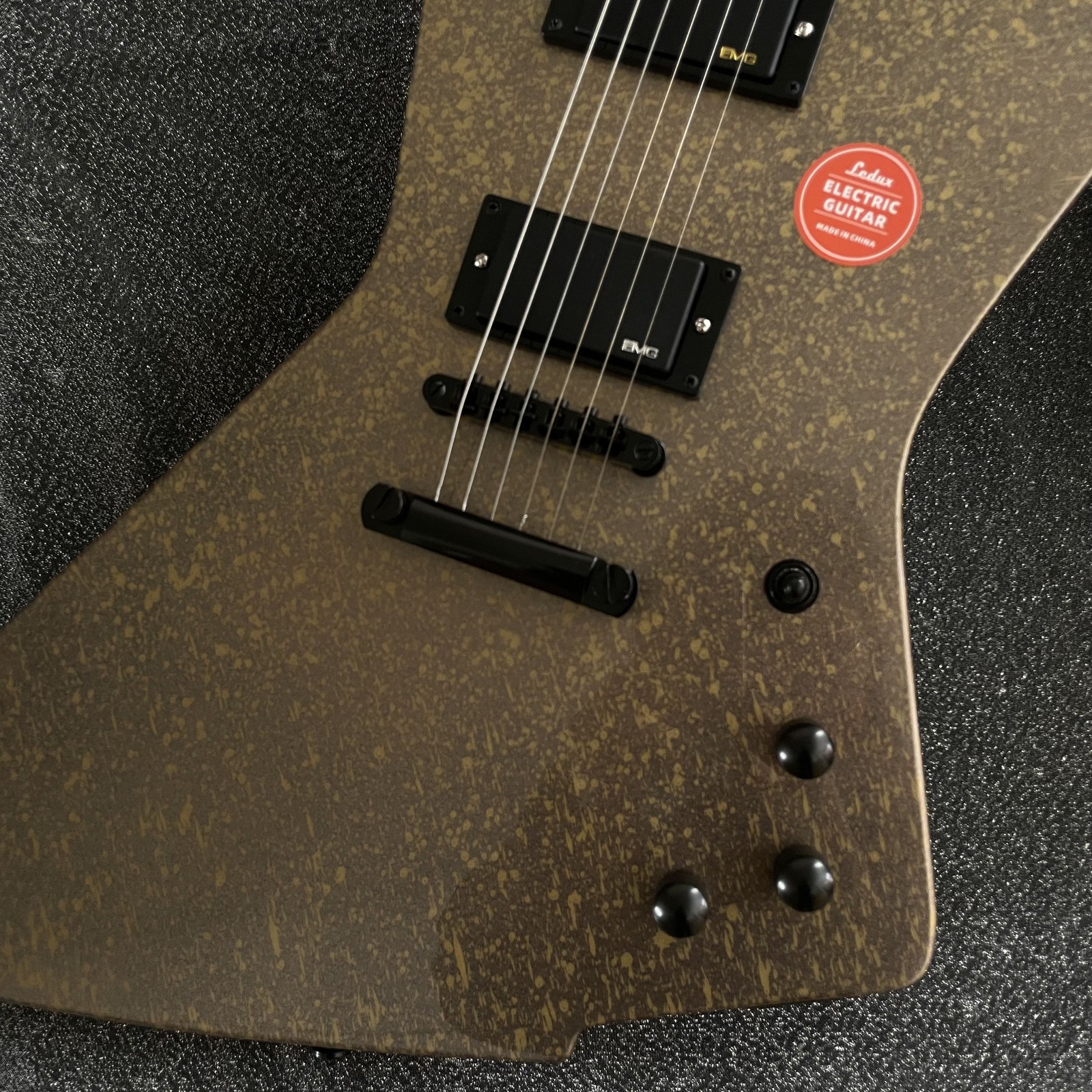 V Solid Electric Guitar H-H Pickups Bronze Copper Pearlescent Paint Black HW