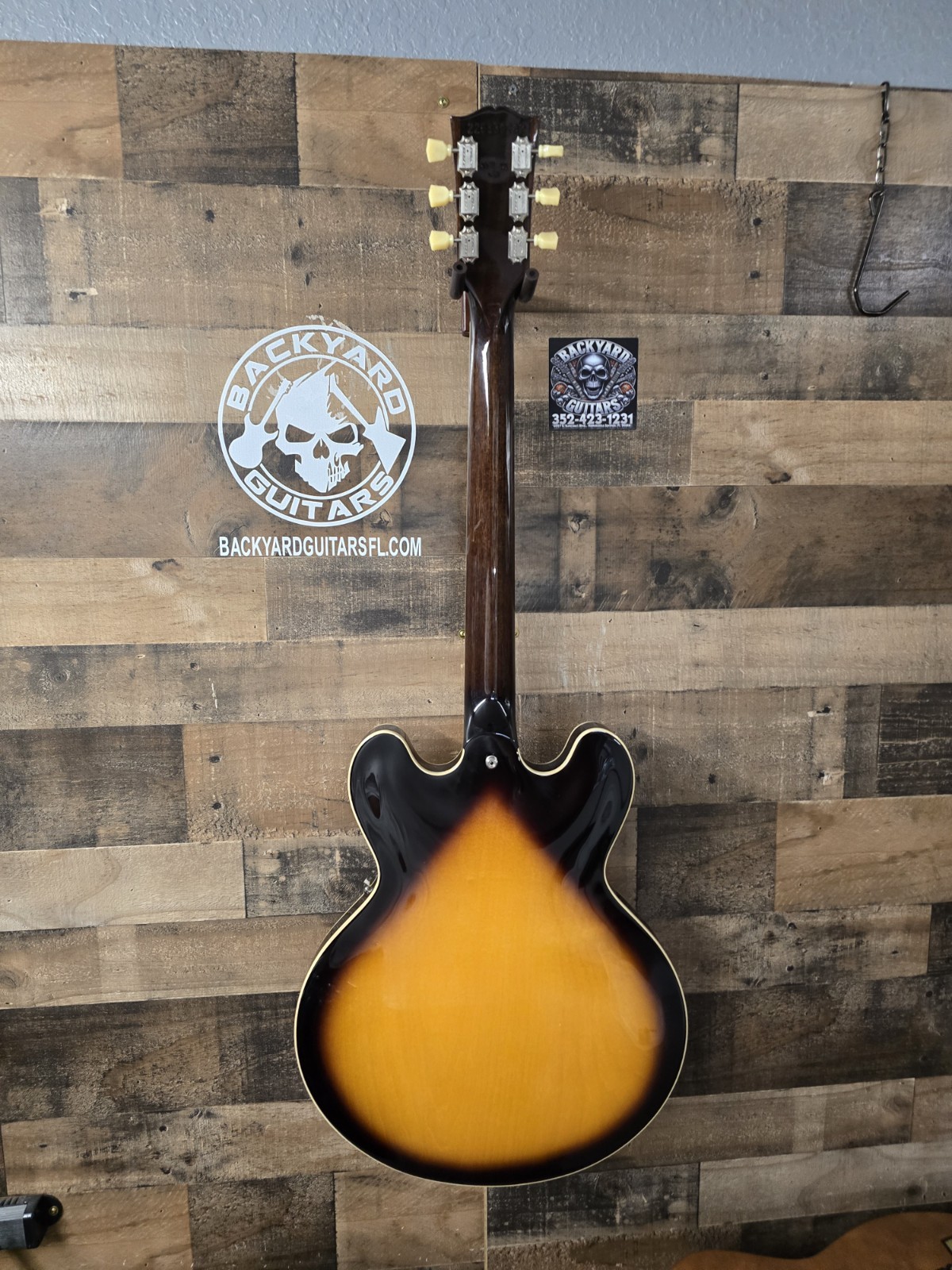 2023 Gibson ES-335 Semi-Hollow Electric Guitar Vintage Sunburst + OHSC. 7.5 Lb