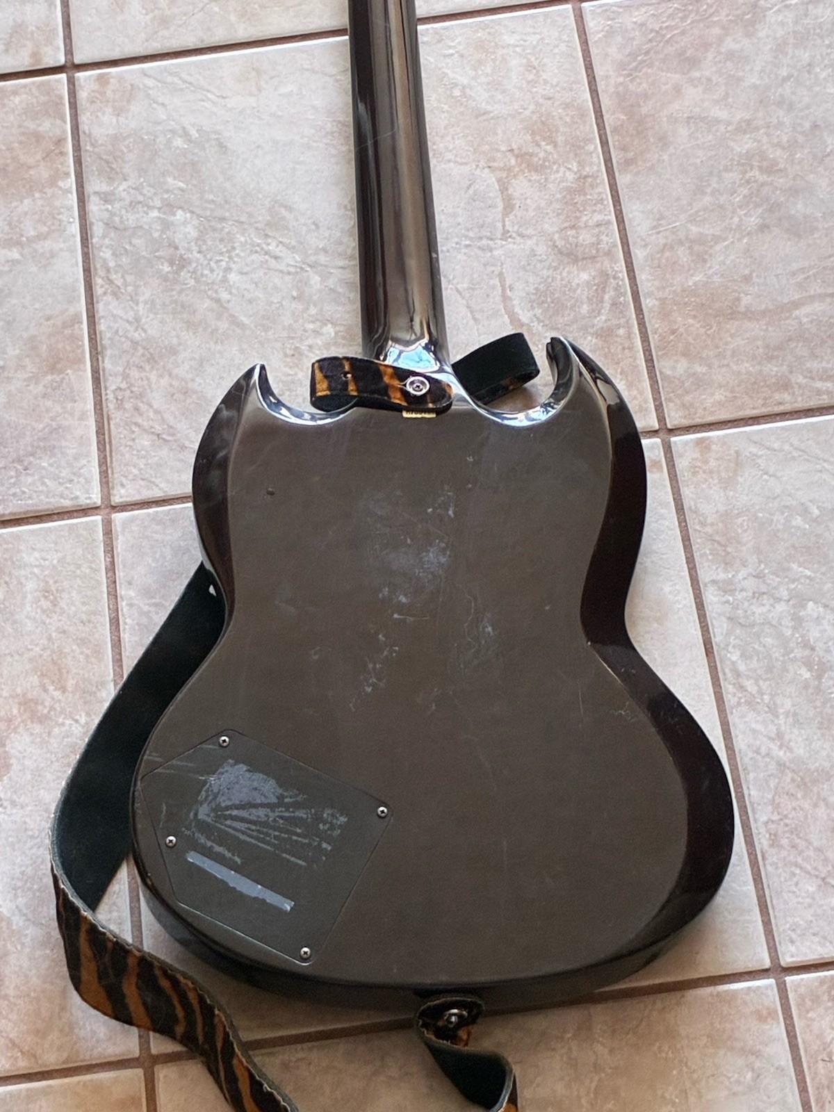 Hondo 2002 Deluxe 735 Mark II Electric Guitar