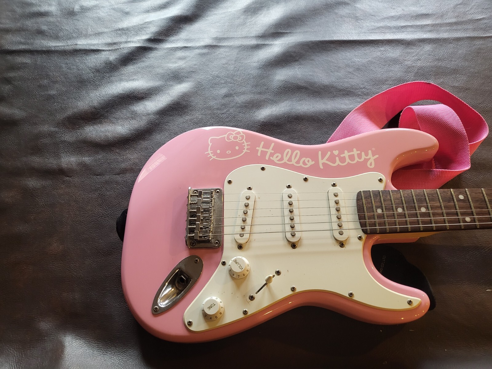 squire hello kitty electric guitar. used.