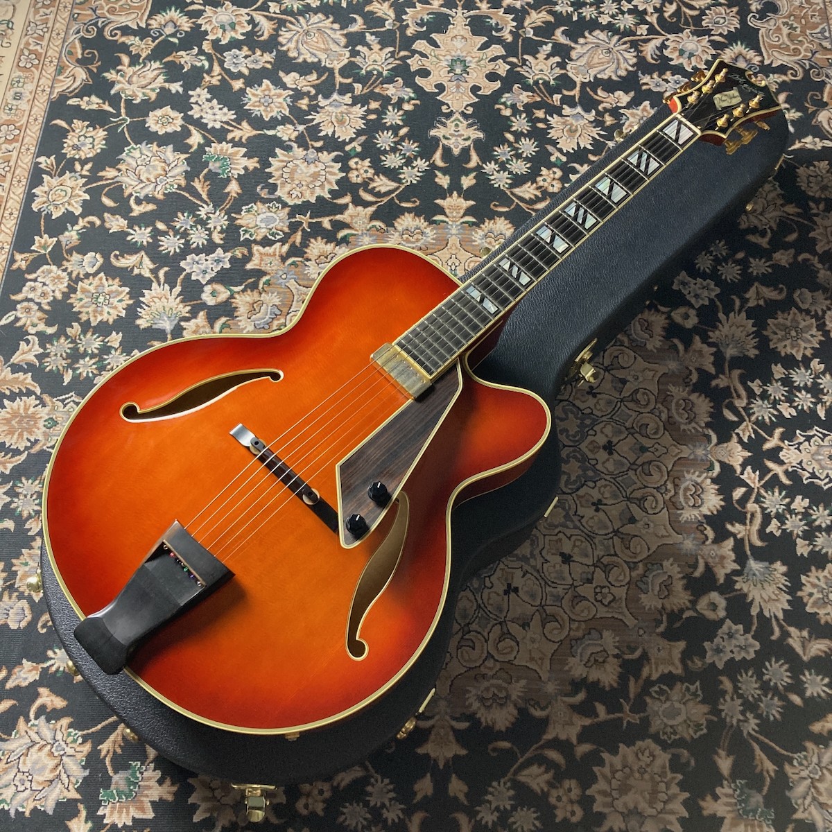 D’Aquisto DQ-NYE New Yorker Electric 17″ Almond Burst Used