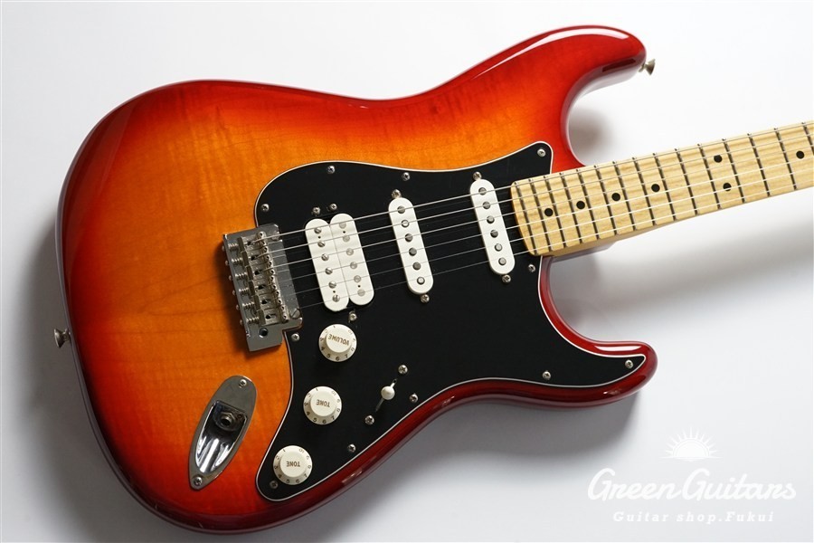 Fender Player Stratocaster HSS Plus Top – Aged Cherry Burst w/soft case USED