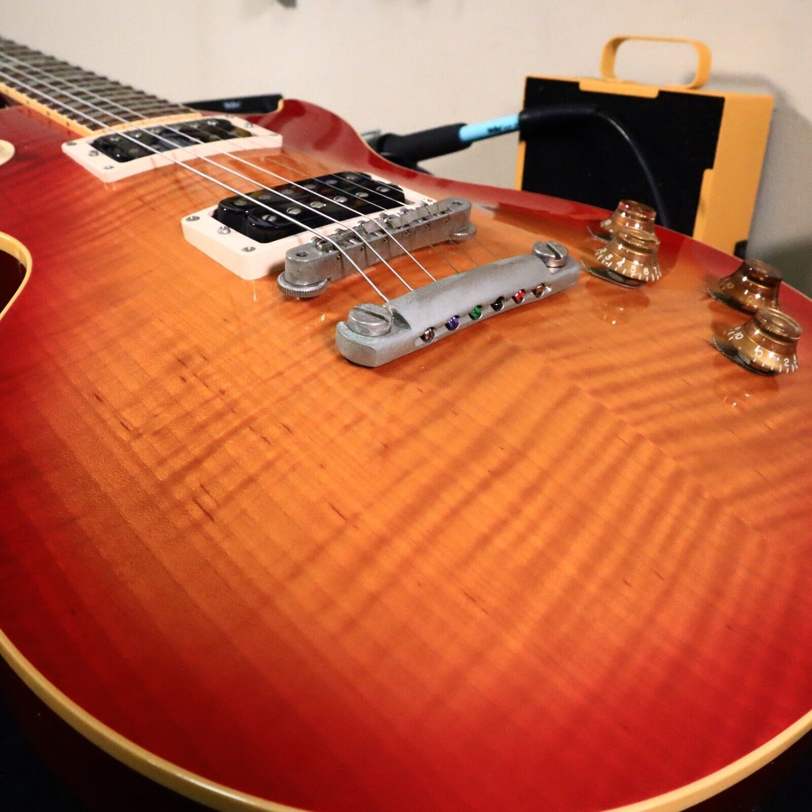1995 Gibson Les Paul Classic Heritage Premium Sunburst Electric Guitar