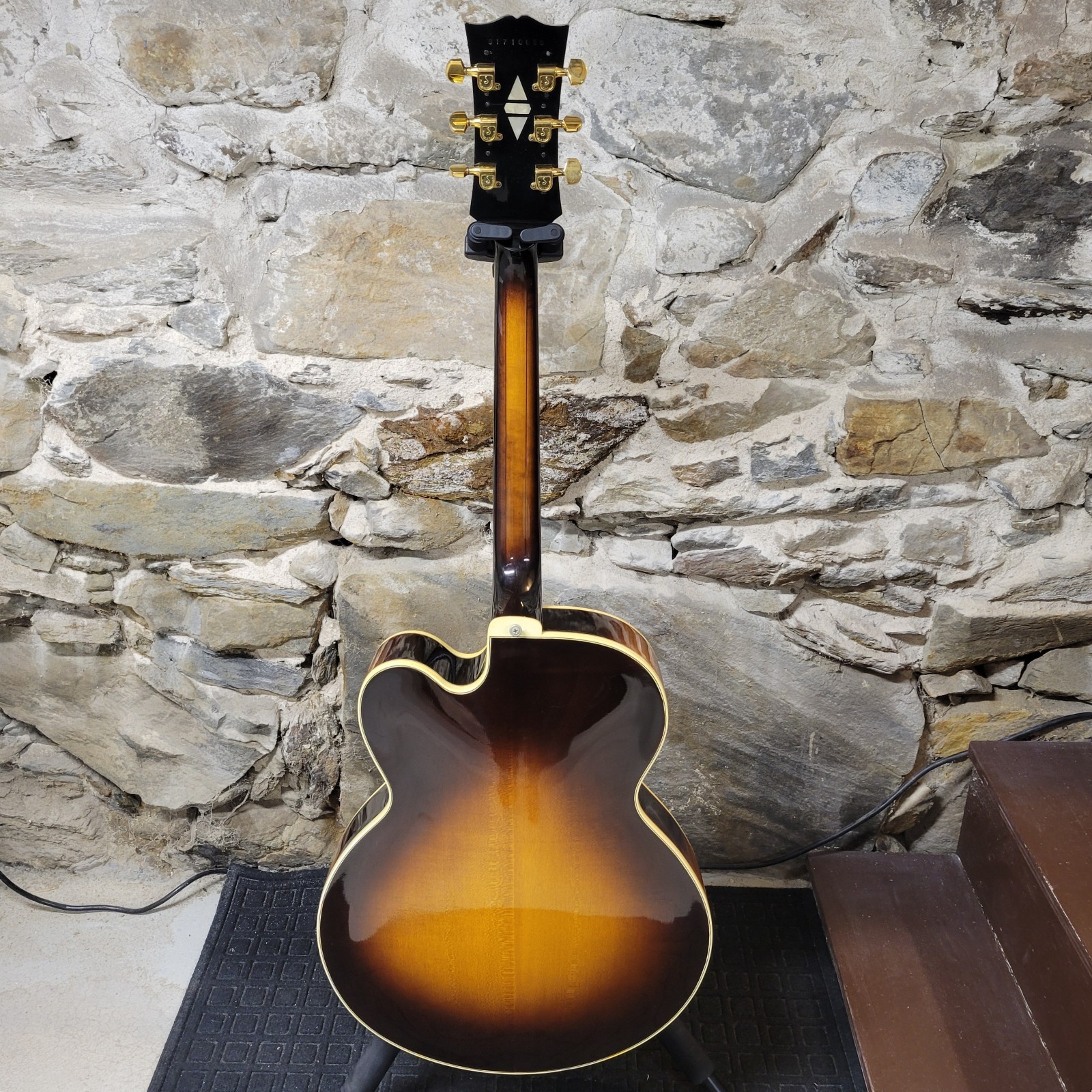 1980 Gibson Super V CES – Sunburst