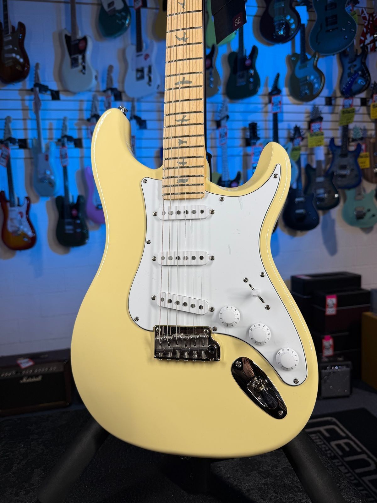PRS SE Silver Sky Electric Guitar Maple Fingerboard Moon White, w/ Gig Bag, 714