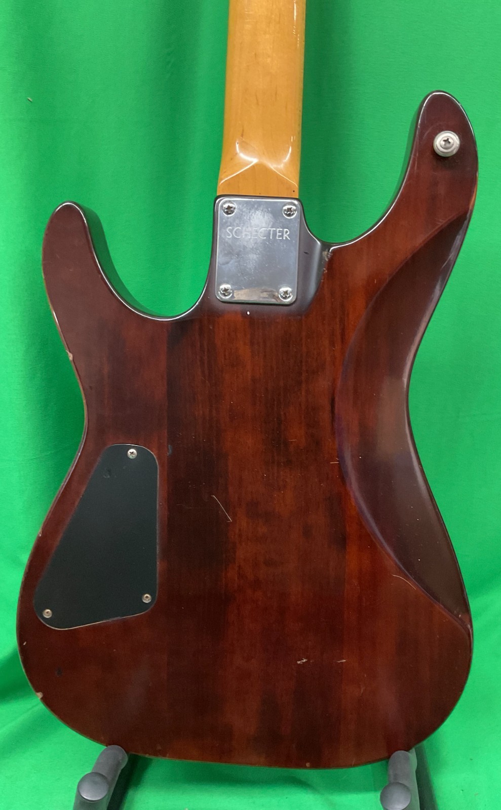 Schecter Diamond Series OMEN-6 with soft case