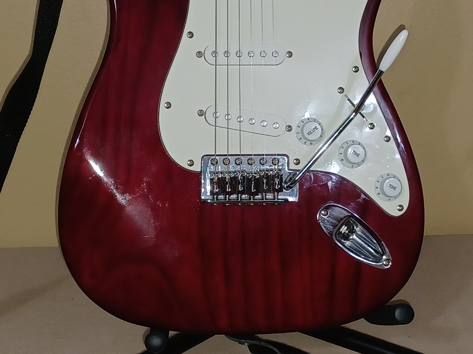 Jay Turser JT300 Red Stratocaster with Gig Bag New Strings Tremolo Arm #068