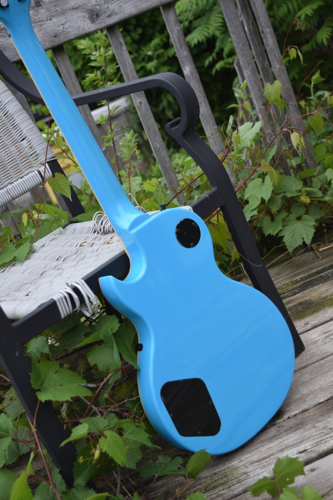 Electric Guitar Mahogany Body Maple Top Metallic Blue (Groove Canadian Brand)