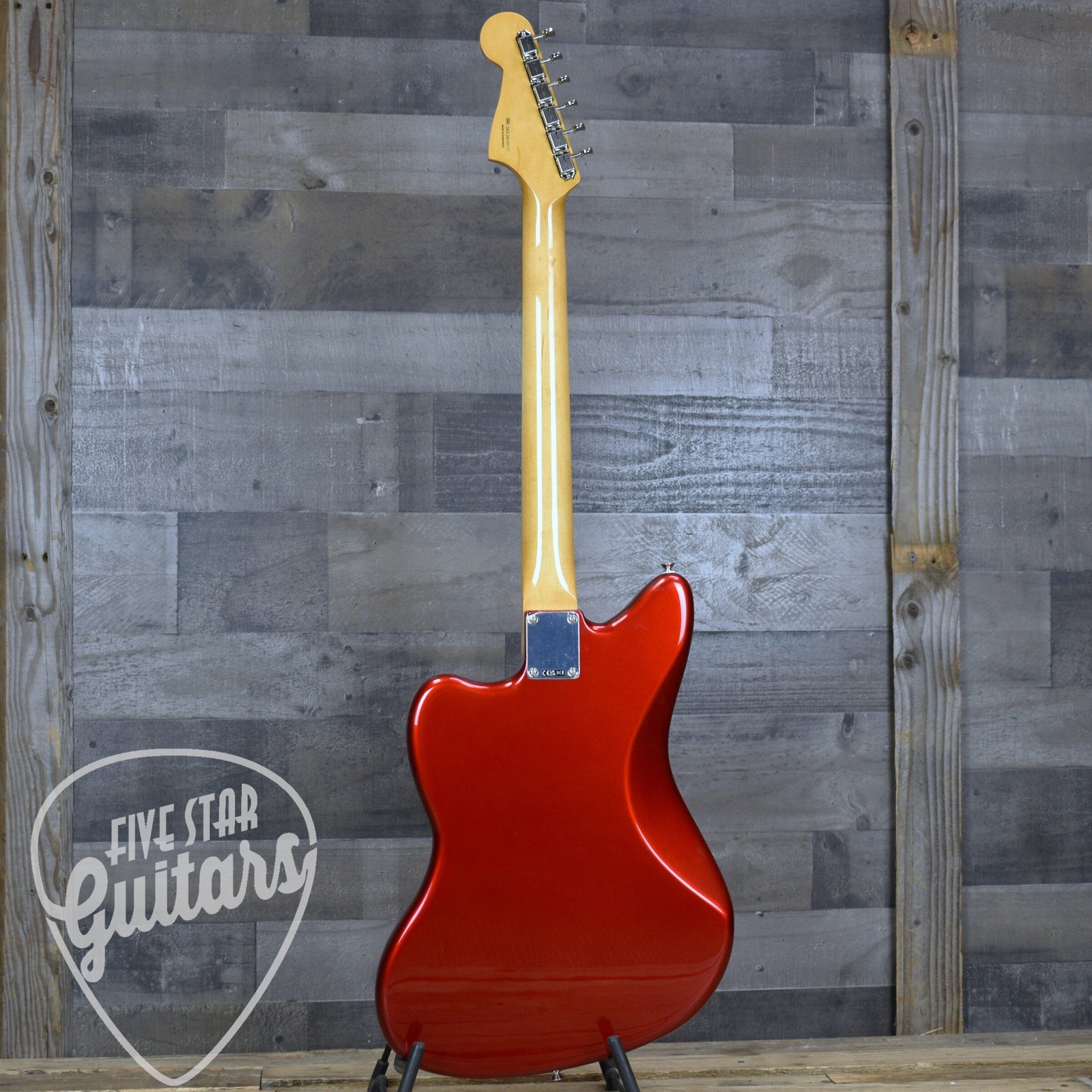 Fender Vintera III Mid 60s Jazzmaster – Candy Apple Red with Gigbag