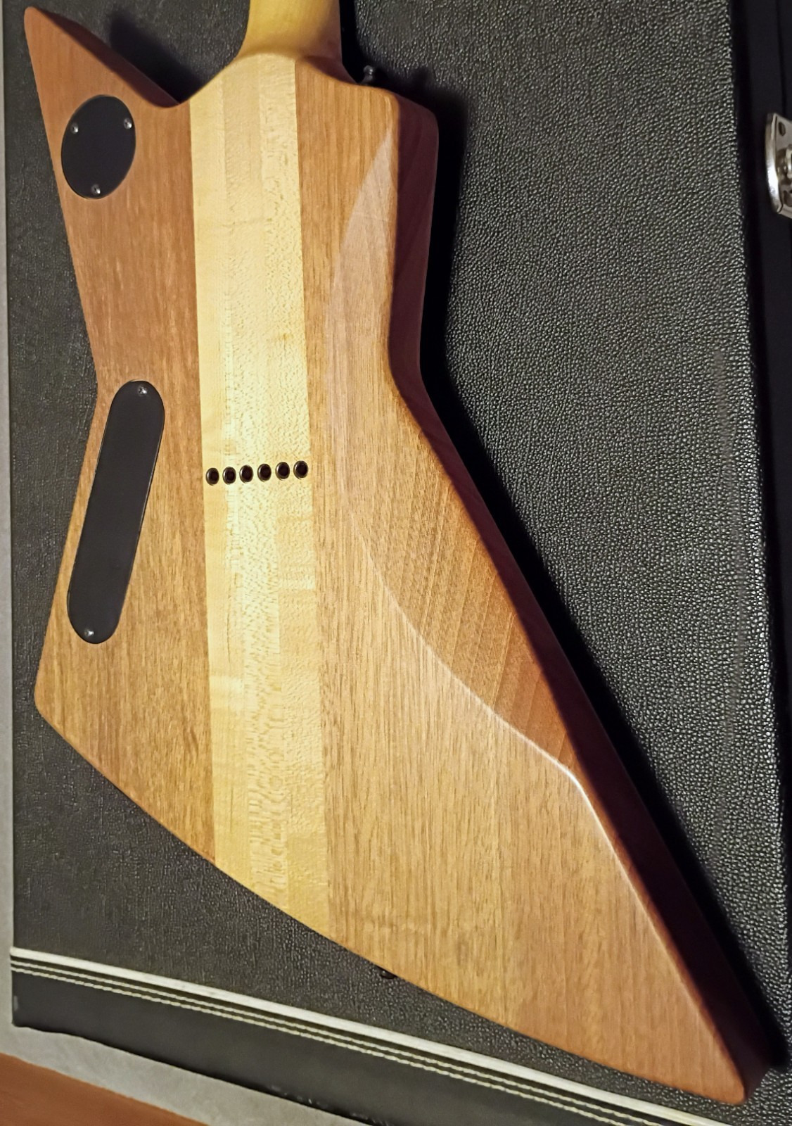 Chapman Ghost Fret 2016 (Korea) Mahogany/Flame Maple ~ Neck Thru ~ EMG ~ OHSC