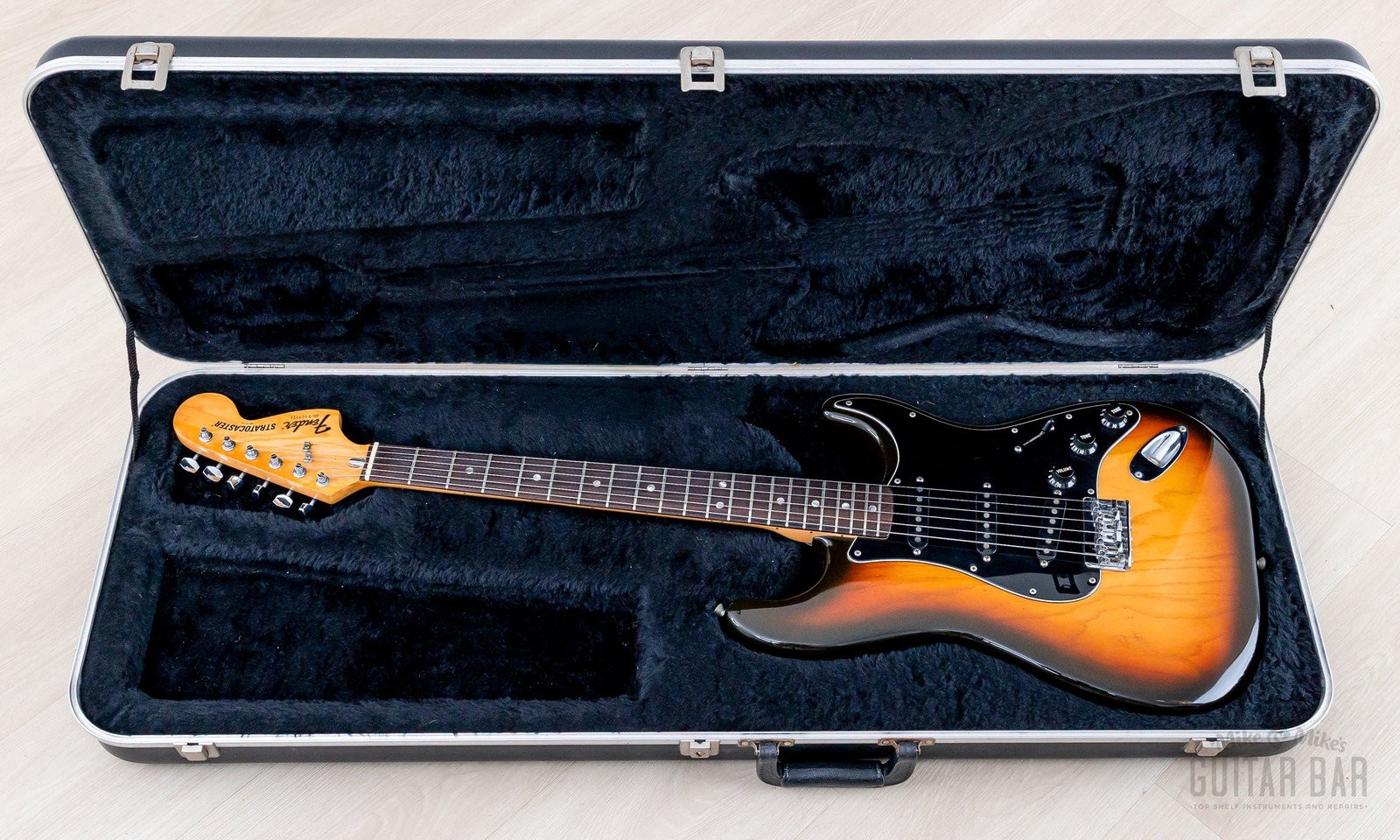 1980 Fender Stratocaster Hardtail Vintage Guitar Sunburst, 100% Original w/ Case