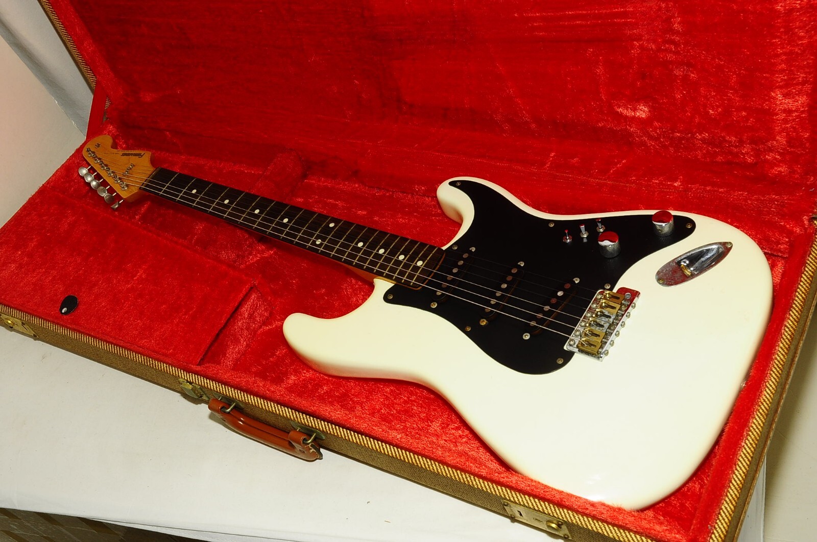 Fernandes the Revival Custom body 1980’s Electric Guitar hard case Ref. No 5354