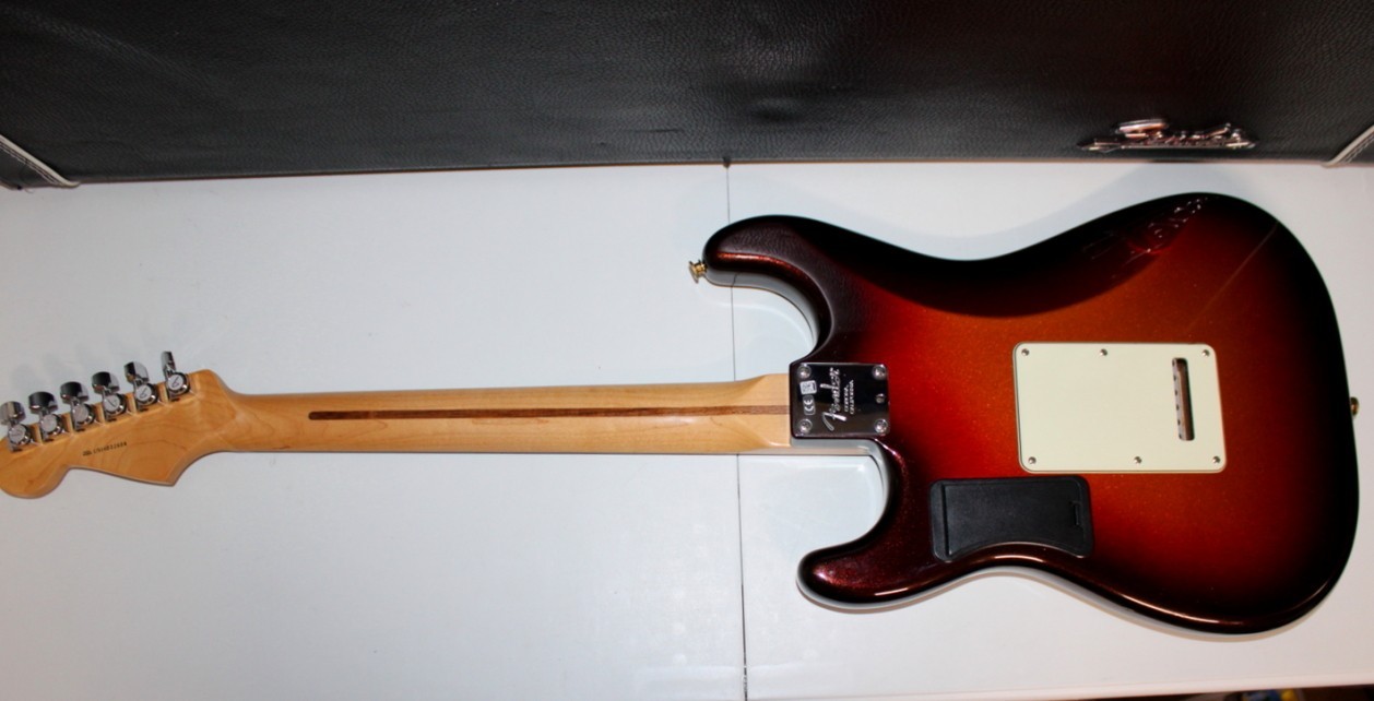 Fender Stratocaster Deluxe Plus HSS guitar 2014 Sunburst w/ Personality cards