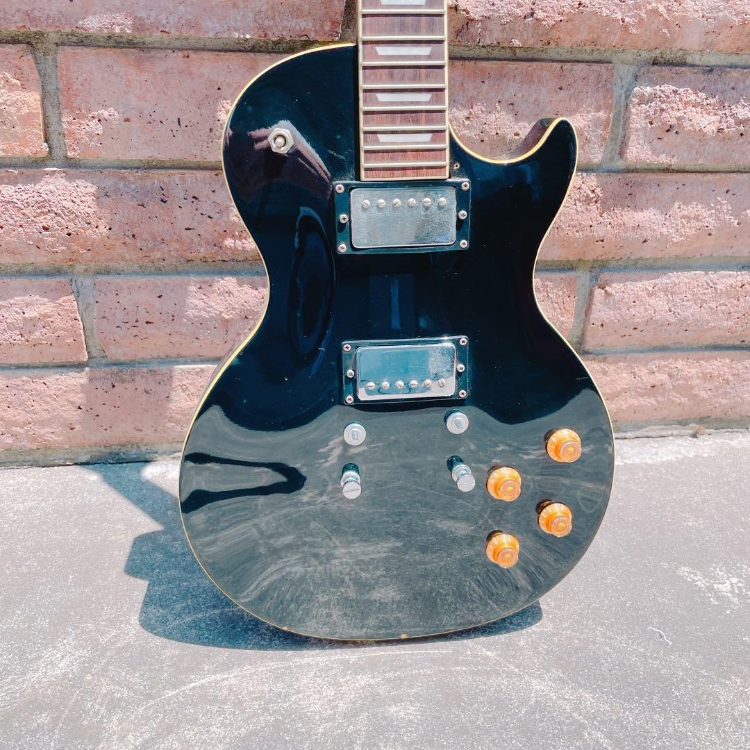 Legend electric guitar black Les Paul Bocchi the Rock