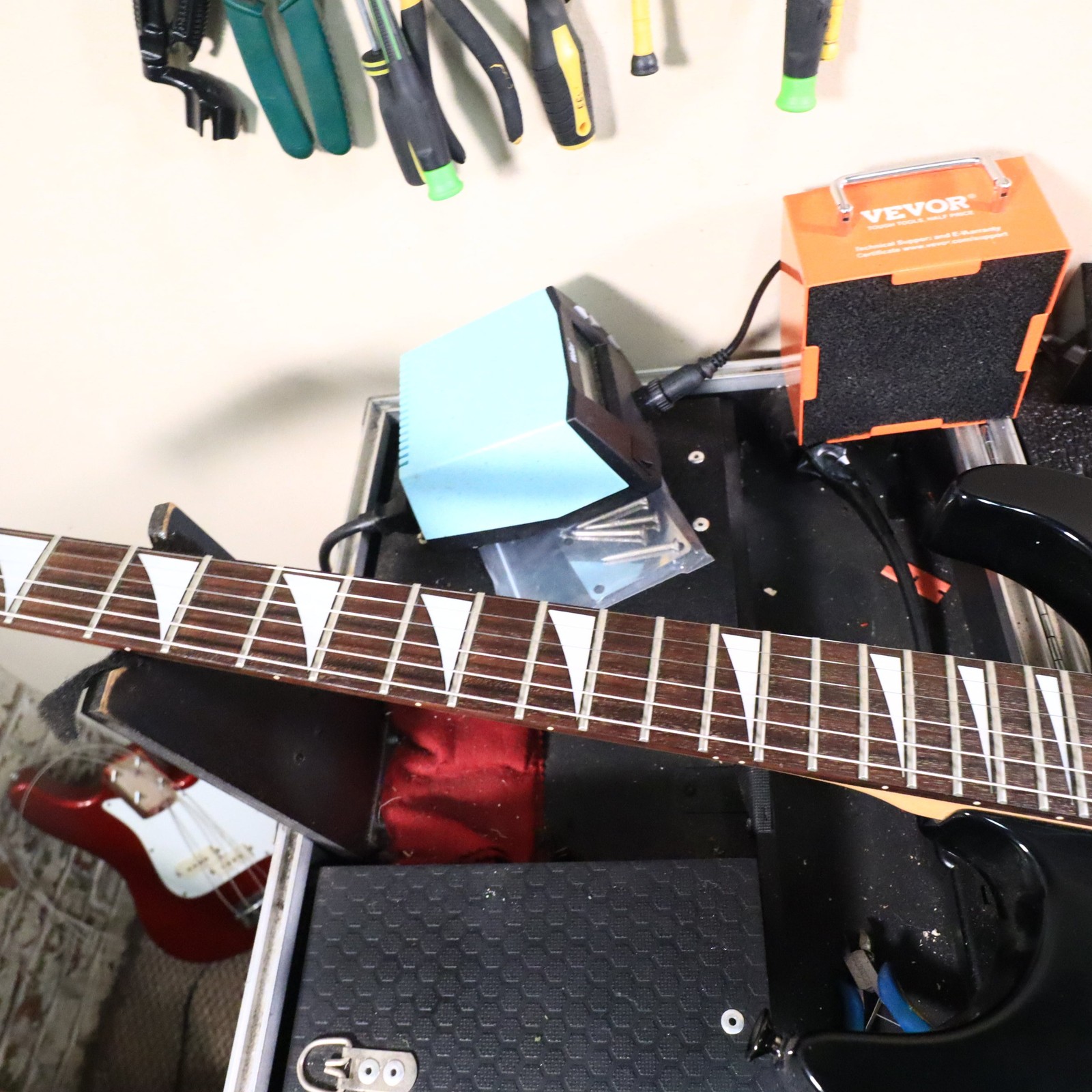 Charvel Predator Electric Guitar Black with Sharkfin Inlays 1991