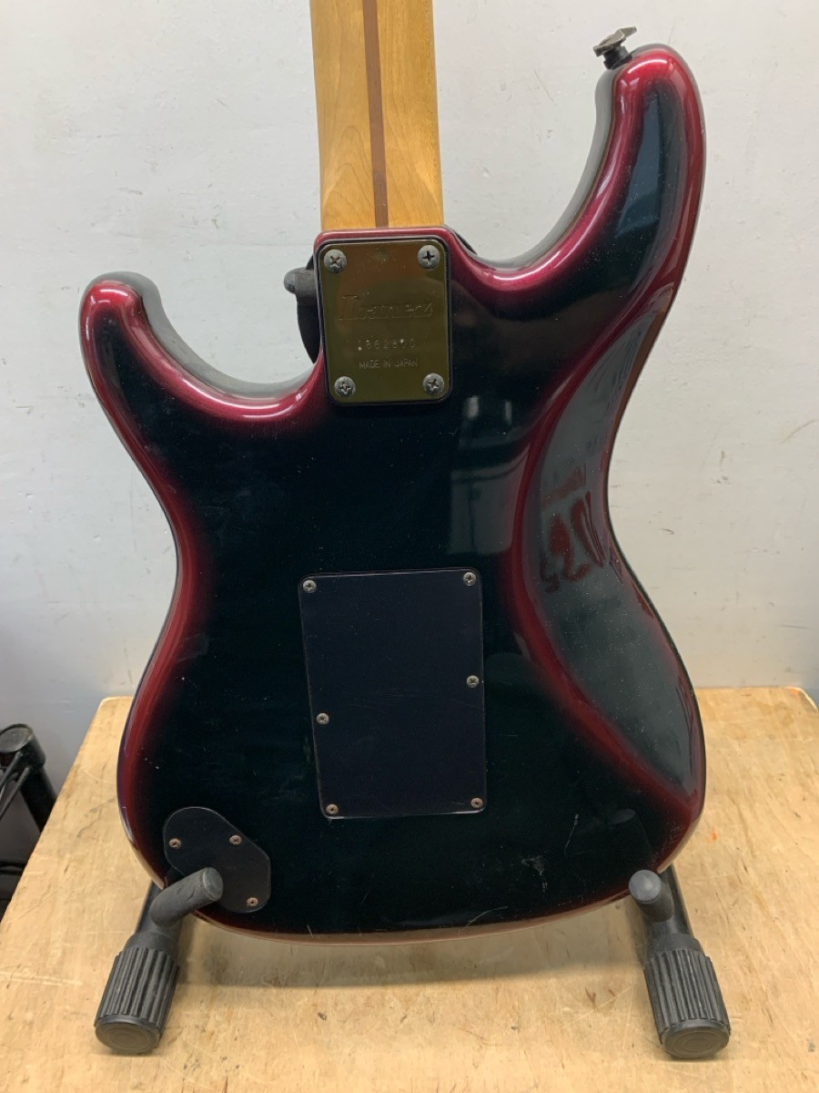IBANEZ ELEC GUITAR ROADSTAR II- DEEP WINE. (E10043139)