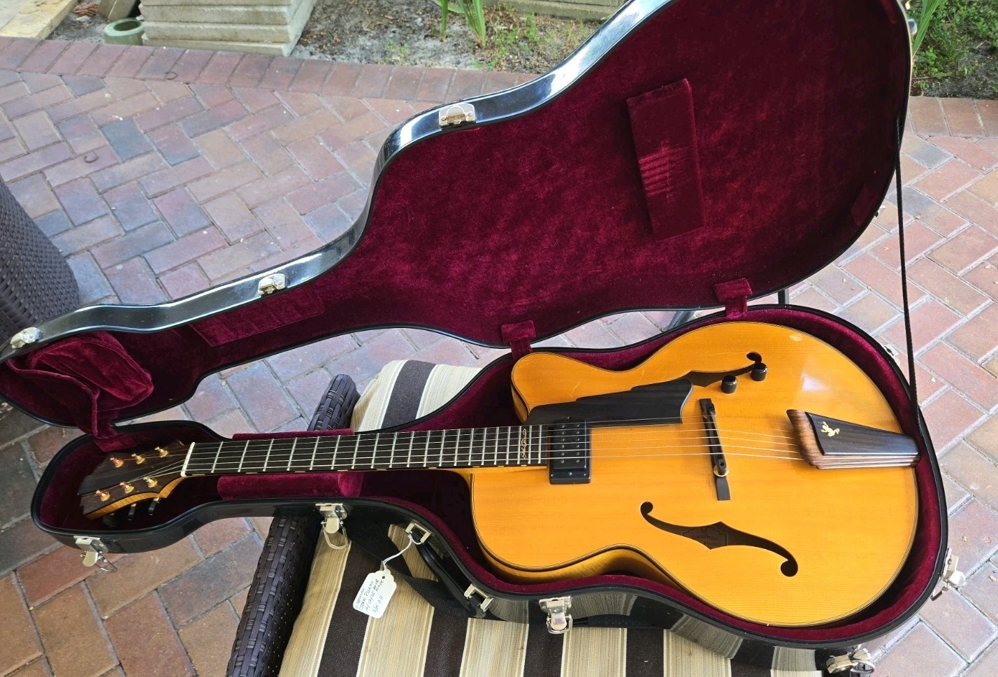 Eastman AR880CE John Pisano 2005 Archtop Jazz Guitar Serial Number 011 Upgraded