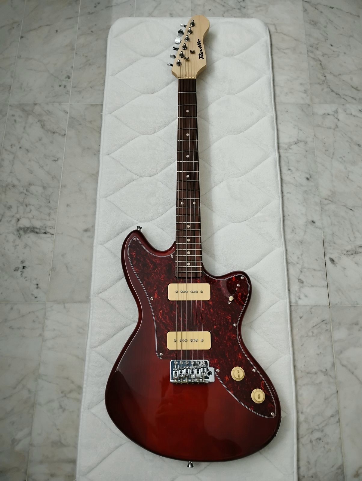 Reville Offset Jazzmaster-Style Guitar w P90 UPGRADED Lindy Fralin Mini Humbuckr