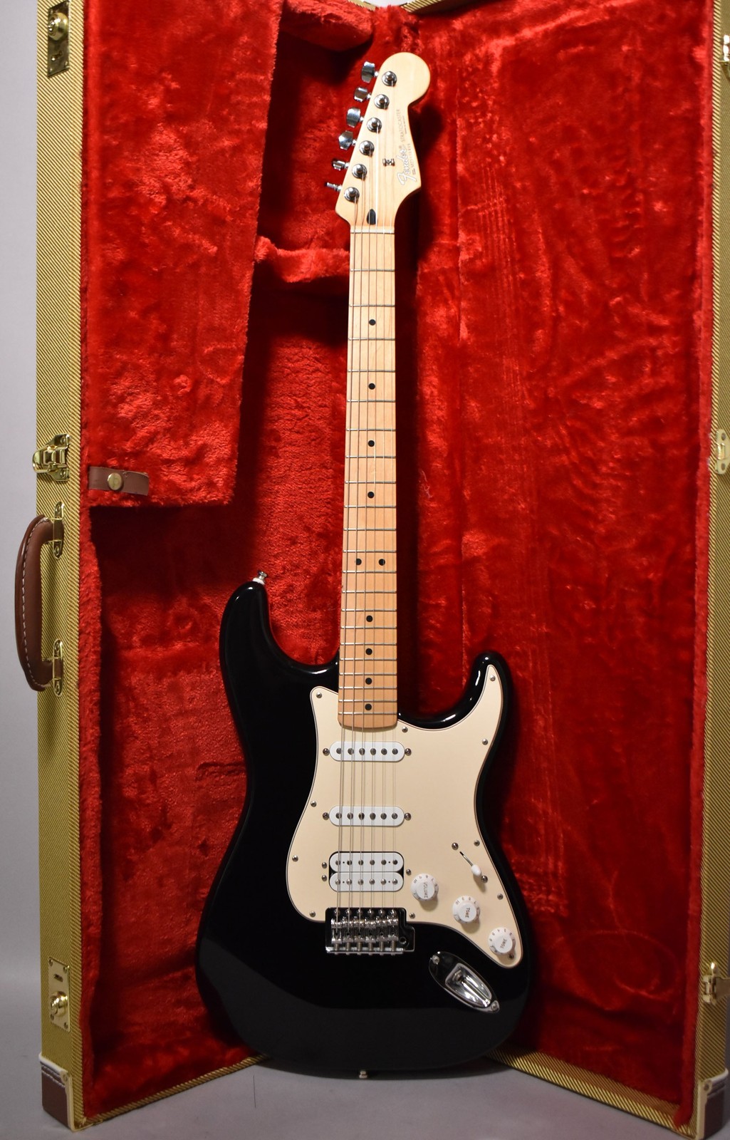 2005 Fender Standard Stratocaster HSS MIM Black w/HSC