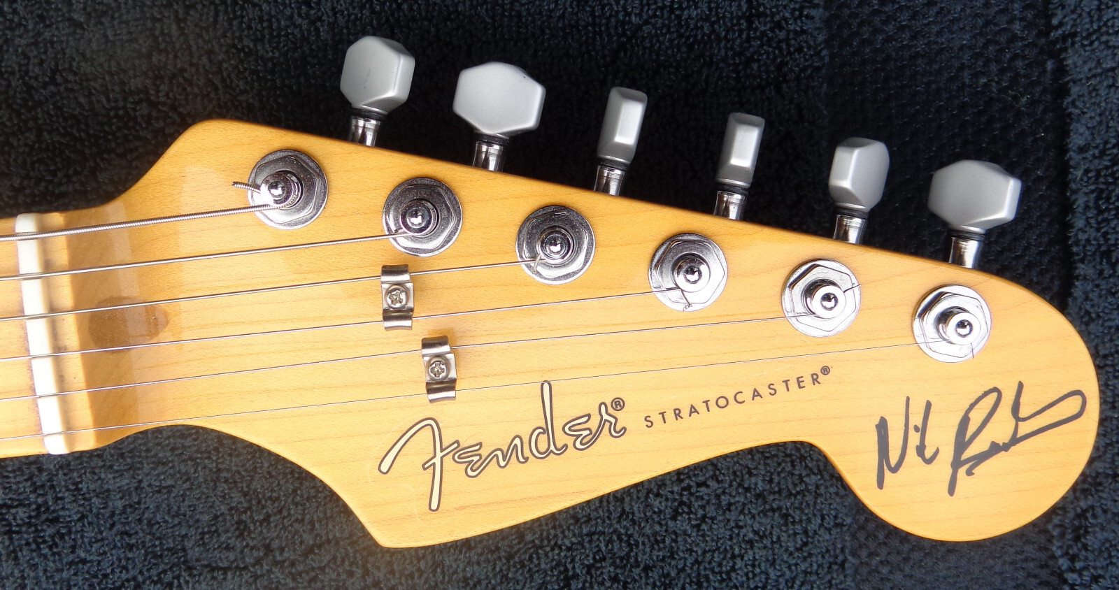 Fender Nile Rodgers Hitmaker Stratocaster Maple Fingerboard Guitar Olympic White