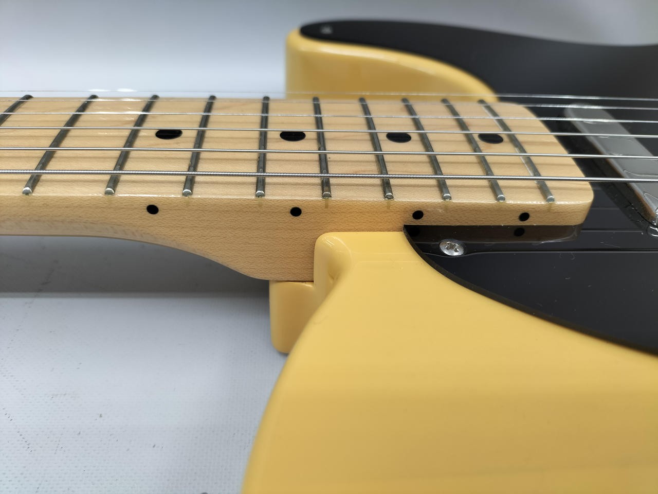 FENDER Traditional II 50s Telecaster-type Electric Guitar-01
