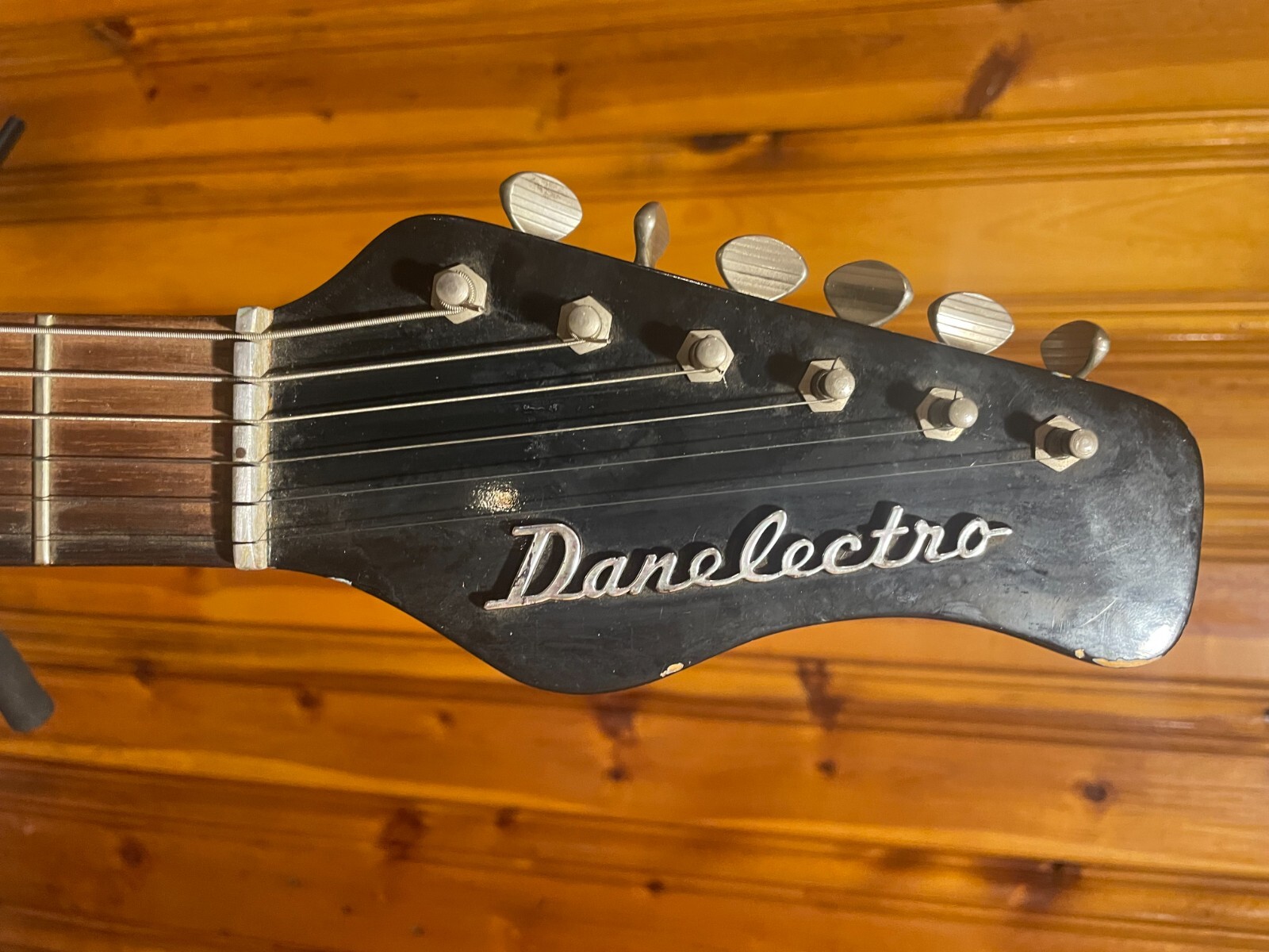 Danelectro Coral Firefly –  1960’s      $1200 cash and carry 