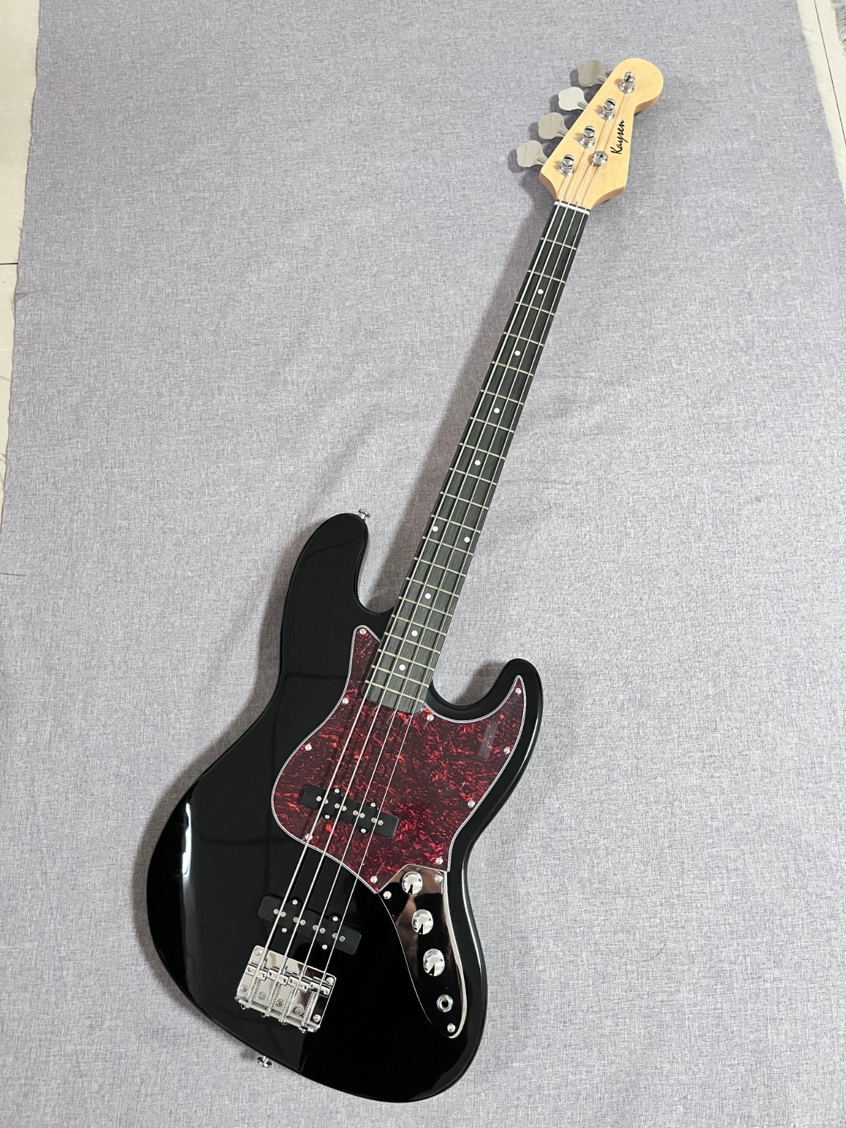 4-String Black Jazz Bass Electric Guitar with Red Pickguard SS pickups solid
