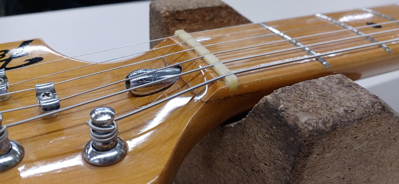 Fernandes FST-70 Stratocaster Electric Guitar MIJ Vintage from Japan