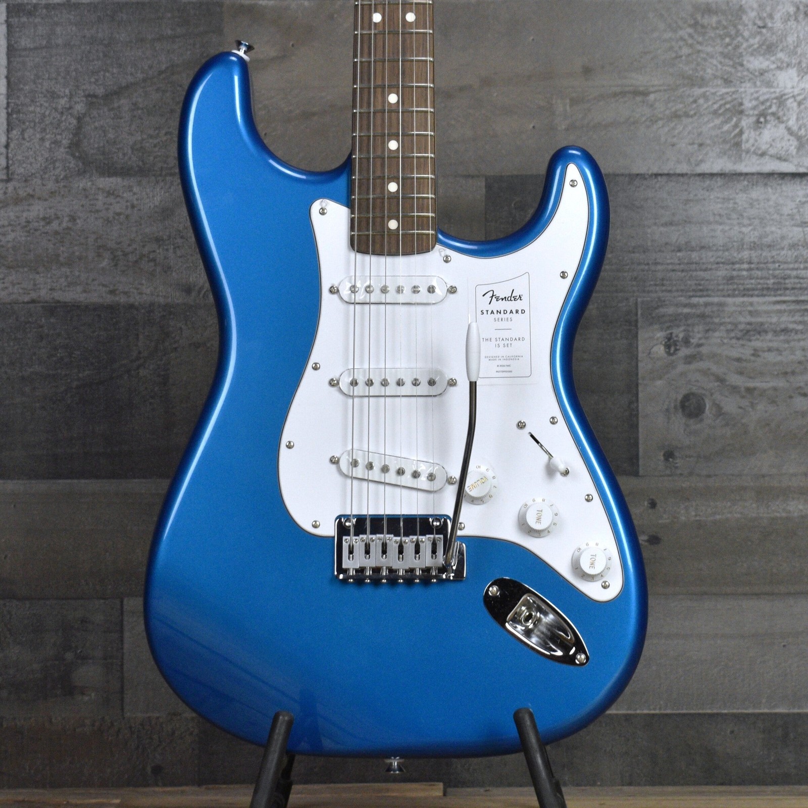 Fender Standard Stratocaster – Aqua Marine Metallic