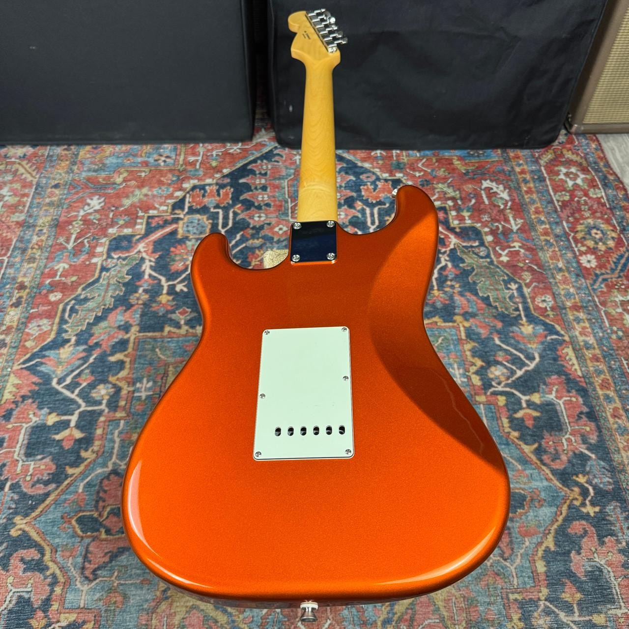 *Video* Fender Hybrid 60’s Stratocaster w/USA Vintage Pickups Candy Tangerine –