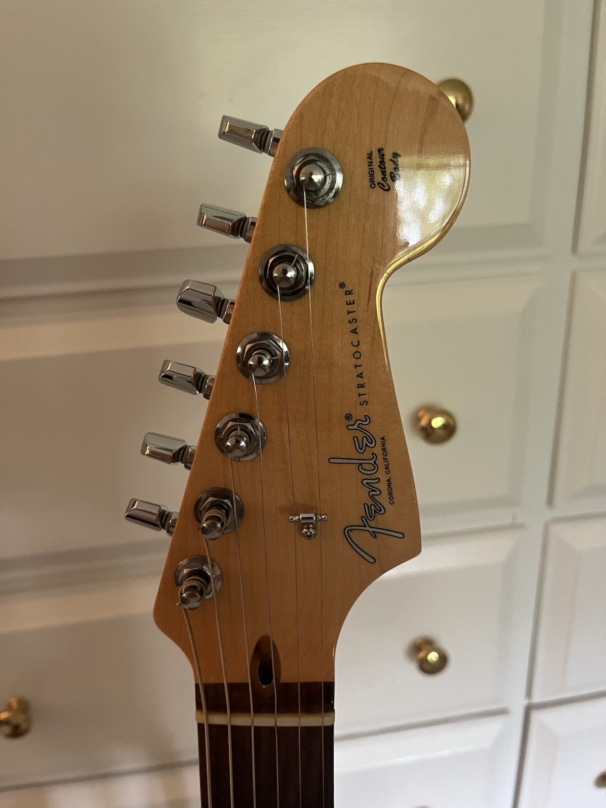 2018 U.S. American Pro Stratocaster Rosewood Olympic White w/Elite Molded Case