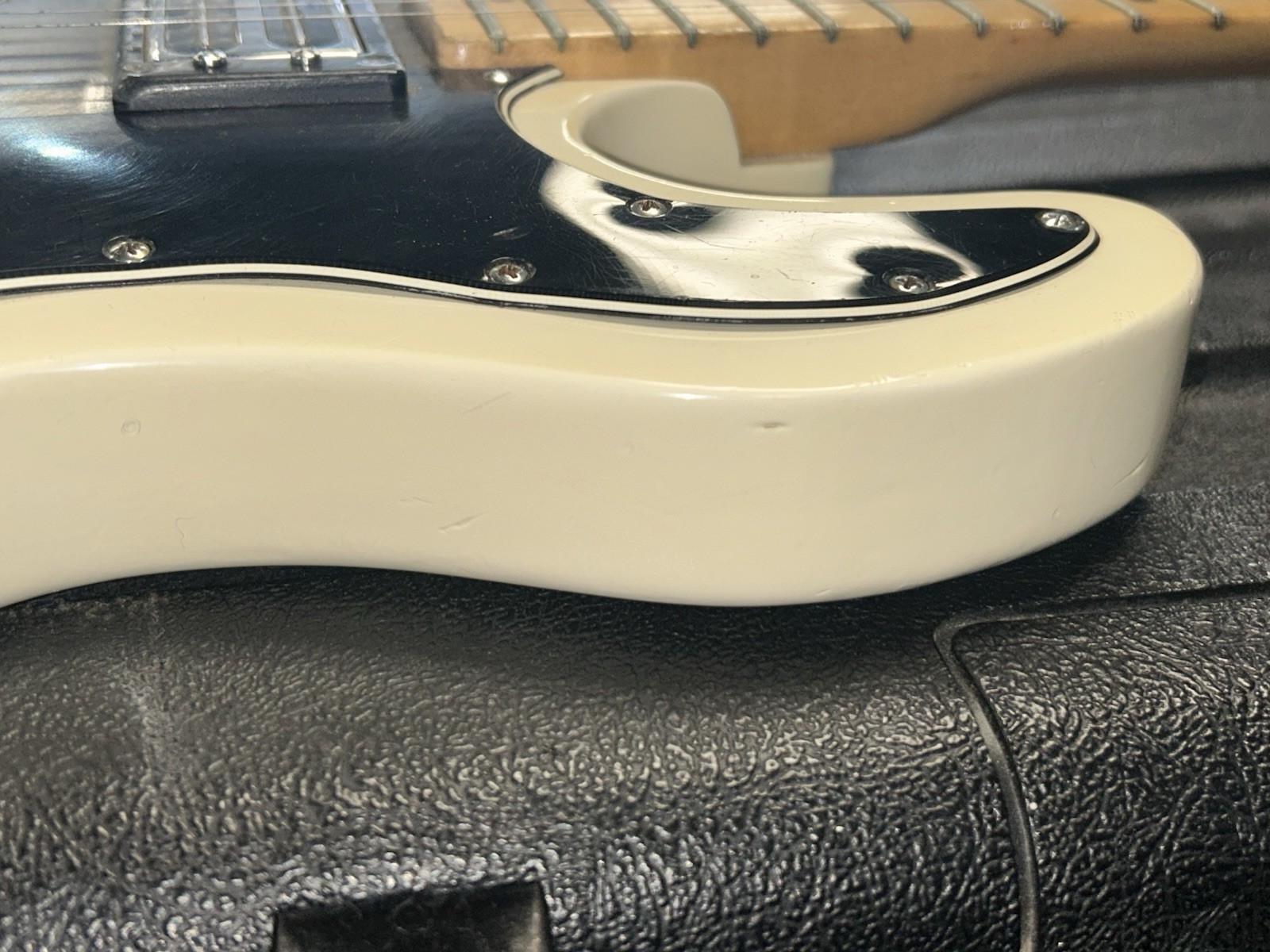 1982 Peavey T60 Electric Guitar – White – USA