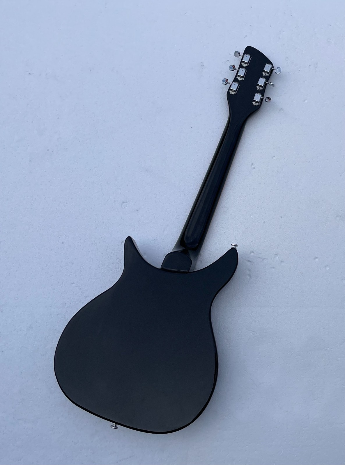 20.7 Inches Scale Length 6 String Electric Guitar Glossy Black Finish Solid Body