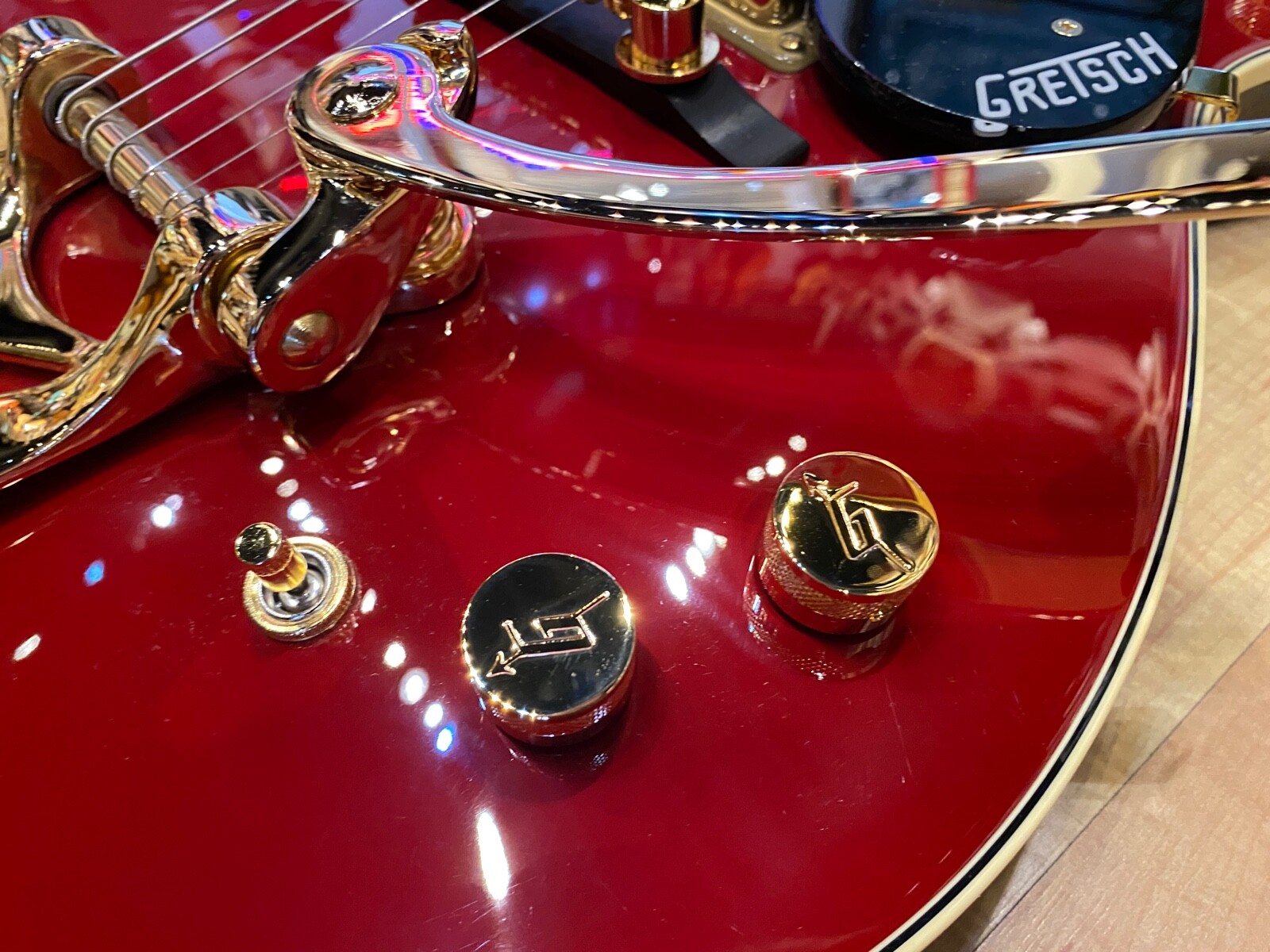 Gretsch G6131T-62 Vintage Select ’62 Jet Firebird with Bigsby (Firebird Red)