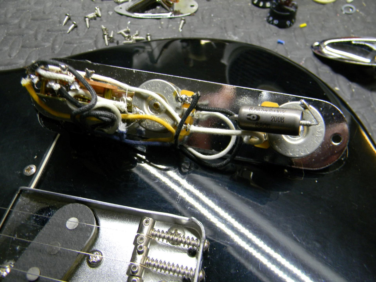 Peavey Generation EXP Nashville, Alnico 5’s, Hot Bridge Pickup, PIO Capacitor