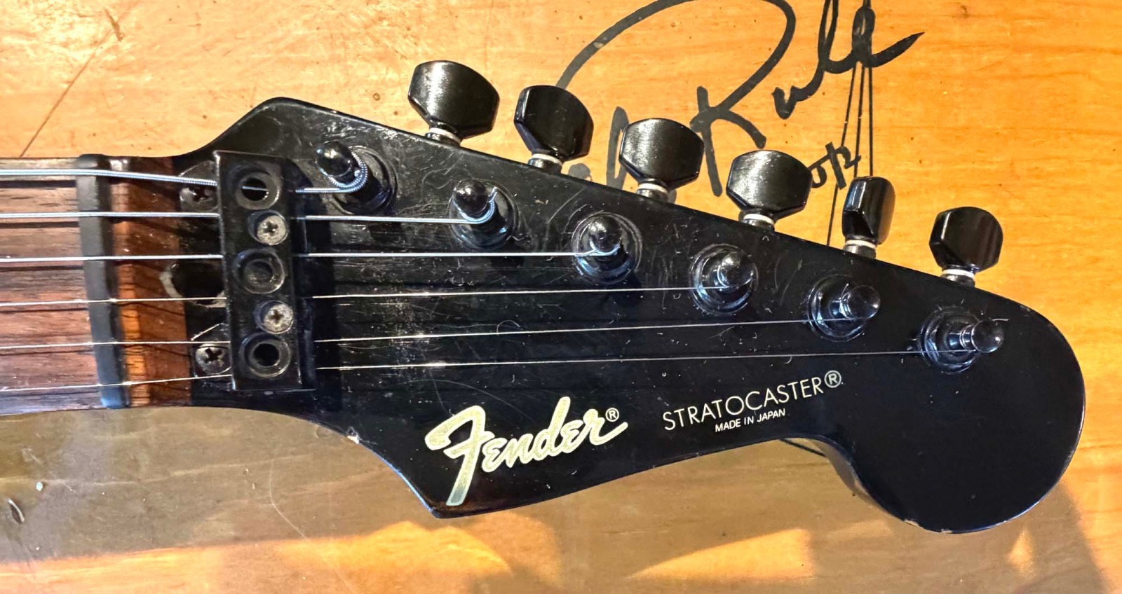 Fender Strat Contemporary Super Strat 1985/1986 Great Condition ProSetup case.