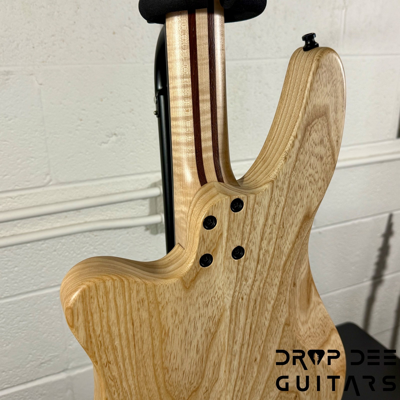 GV Guitars Vincent Baritone Electric Guitar w/ Case – Natural