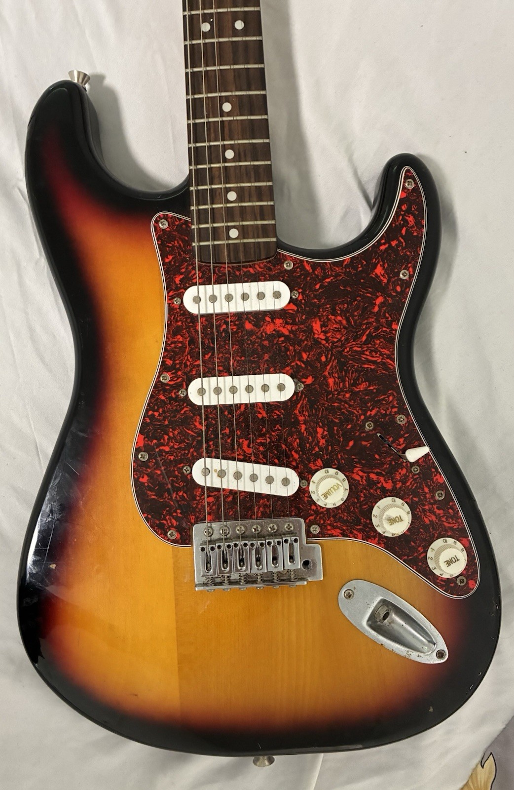 Squier Strat Electric Guitar Sunburst 6-String Solid Wood Rosewood 21-Fret