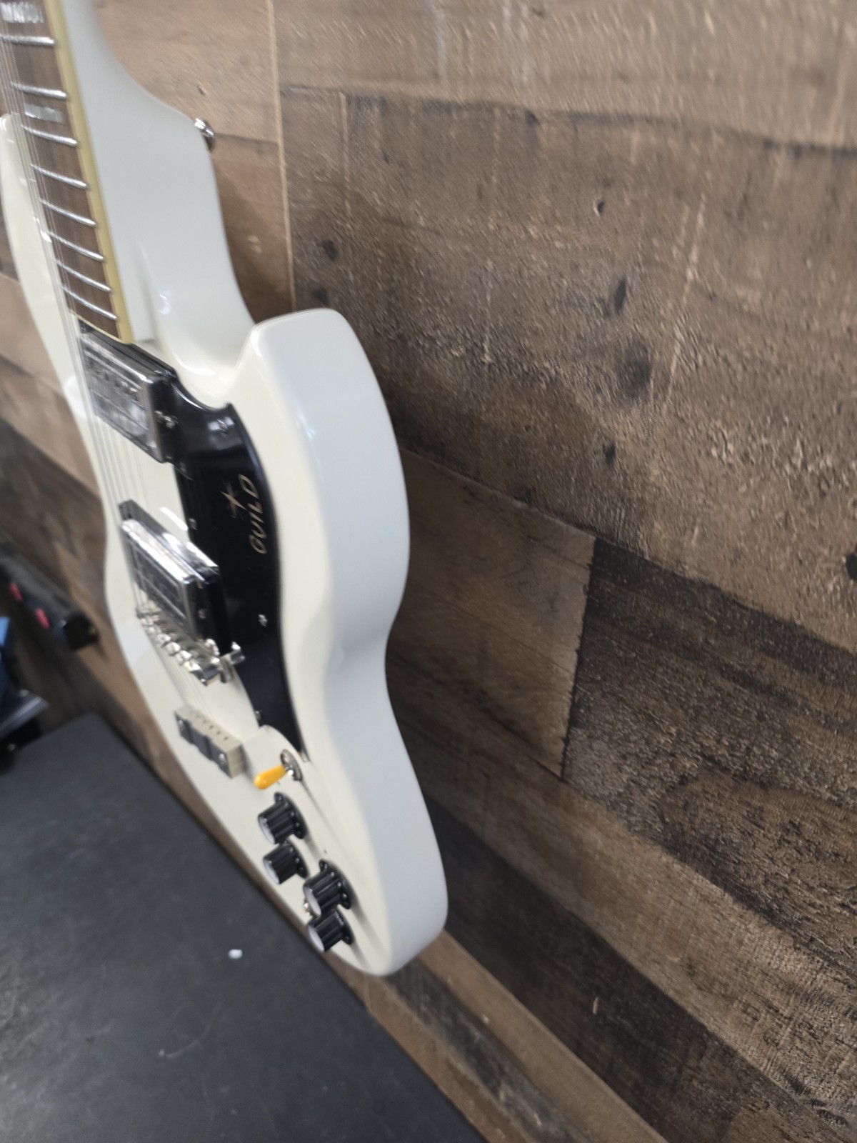 Guild Polara S100 Solidbody Electric Guitar White