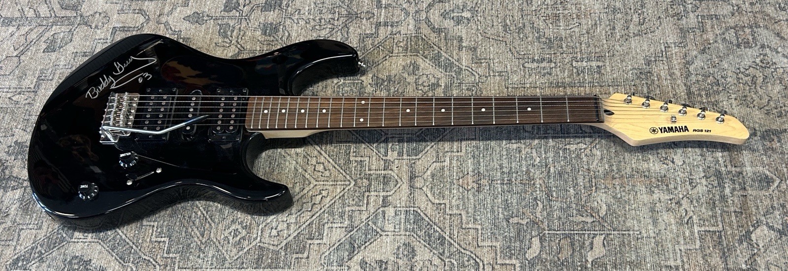 2003 Buddy Guy Autographed Electric Guitar