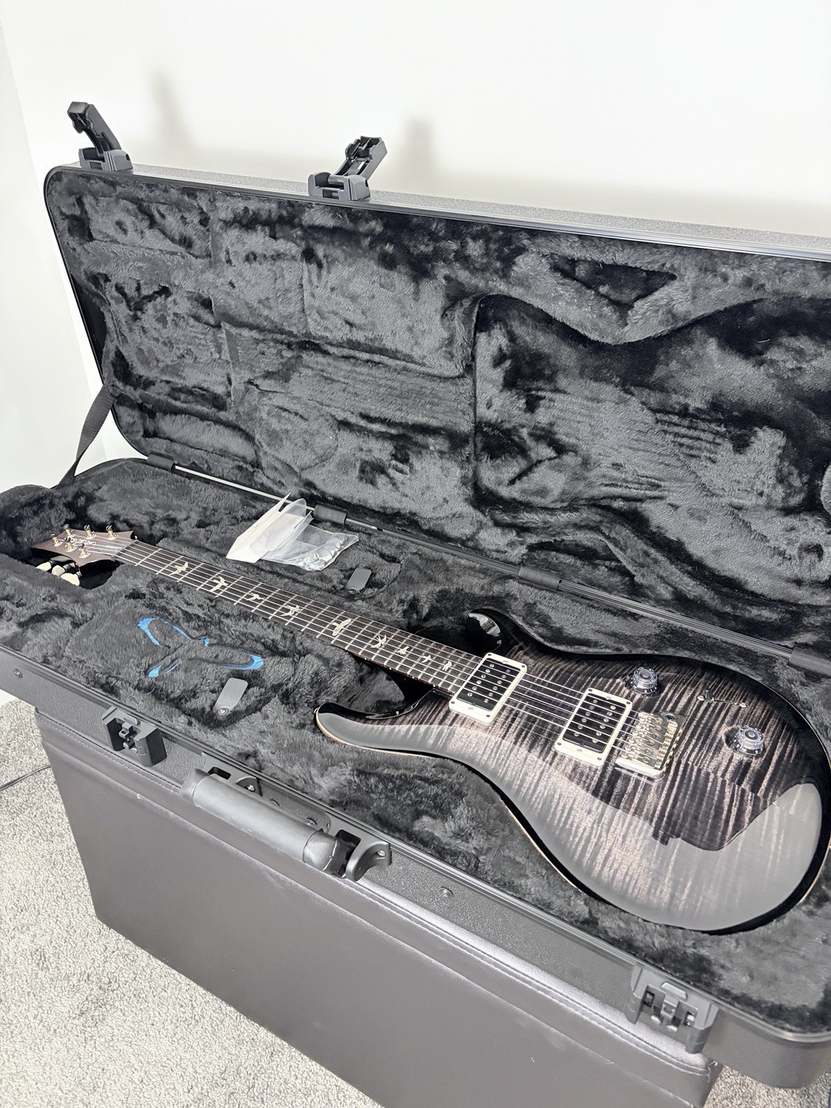 2021 PRS Custom 22 in charcoal burst w/ Hard Case
