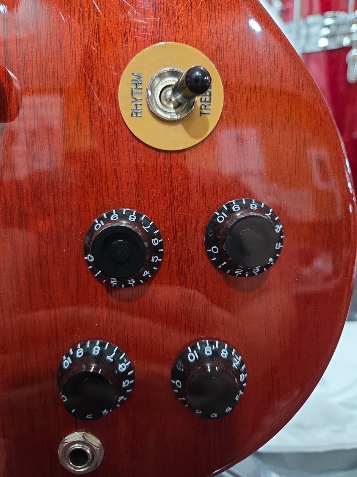 Gibson Les Paul 100 Special 2015 SG Cherry Finish G Force Tuners with Hard Case
