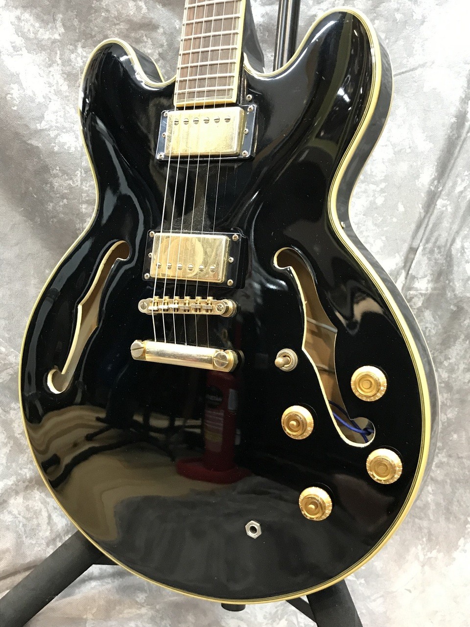 Epiphone Sheraton II Pro Semi-Hollow Coil-Tap Electric Guitar Ebony w/Case