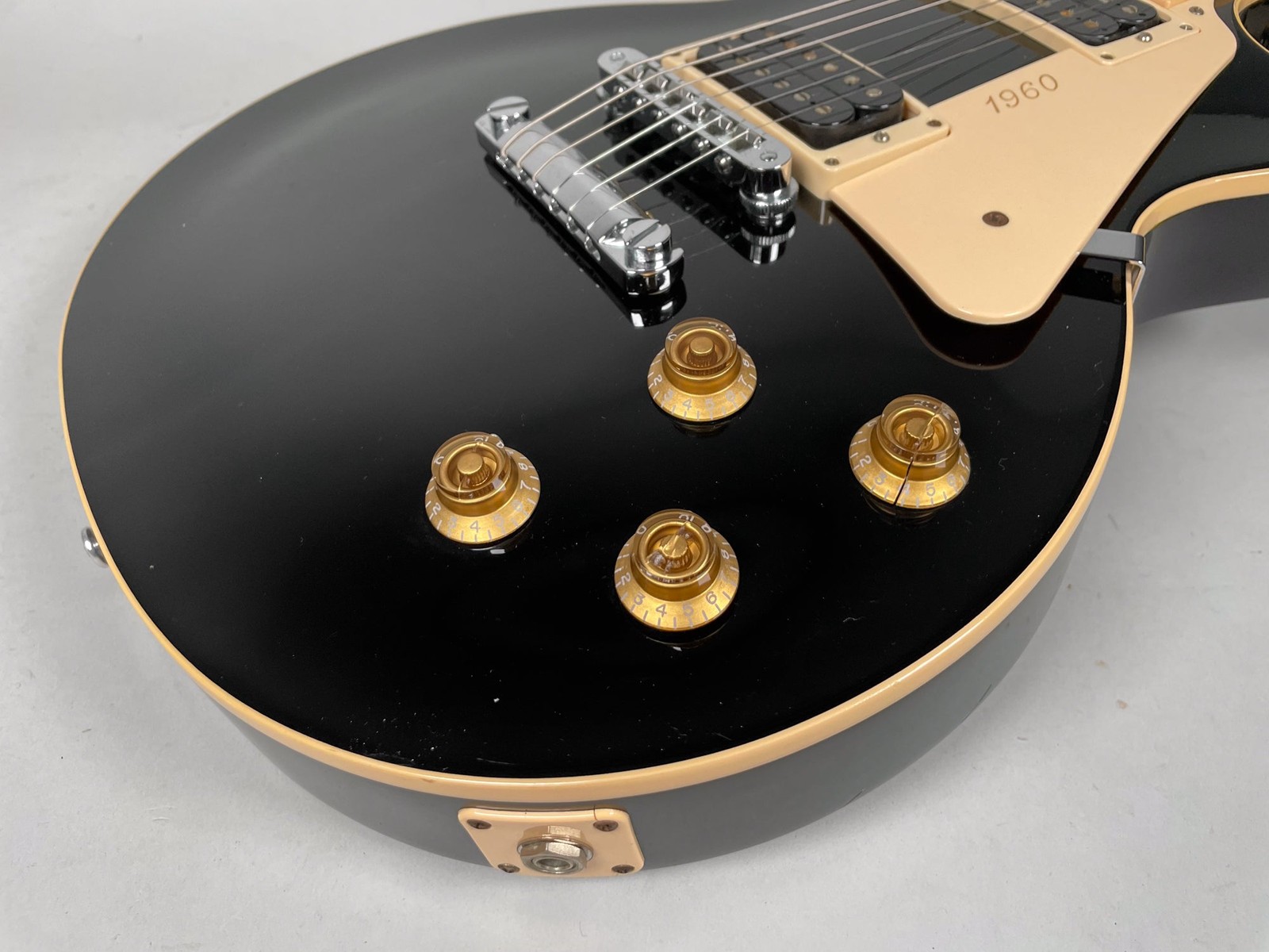 2011 Gibson Les Paul Classic Black Finish w/OHSC