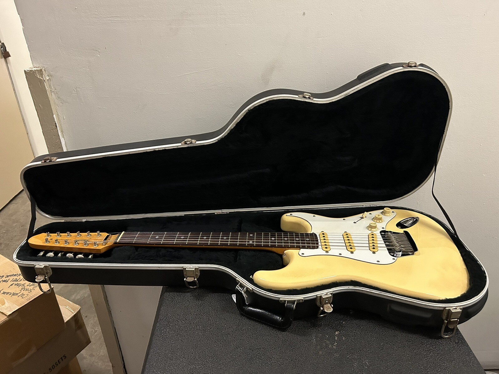 1990 Fender Japan Stratocaster XII 12-String Electric Guitar Olympic White